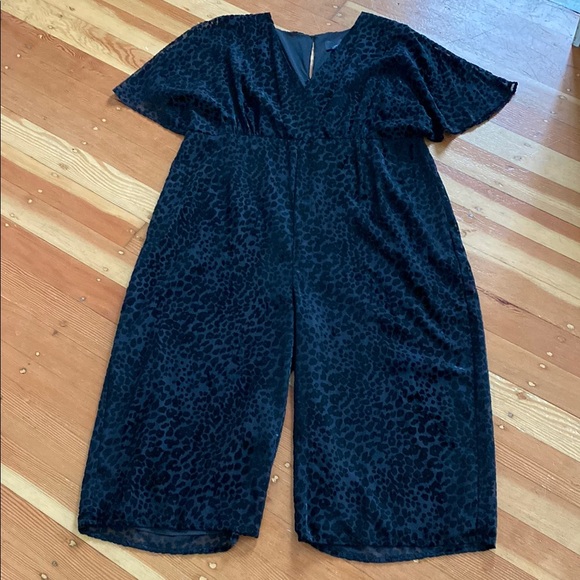 NWT Anthropologie Plus Graylin‎ Cerise Black Velvet Leopard Cropped Jumper 2X - Picture 1 of 6